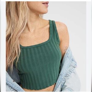 Aerie Offline Ribbed Lettuce Hem Crop Top